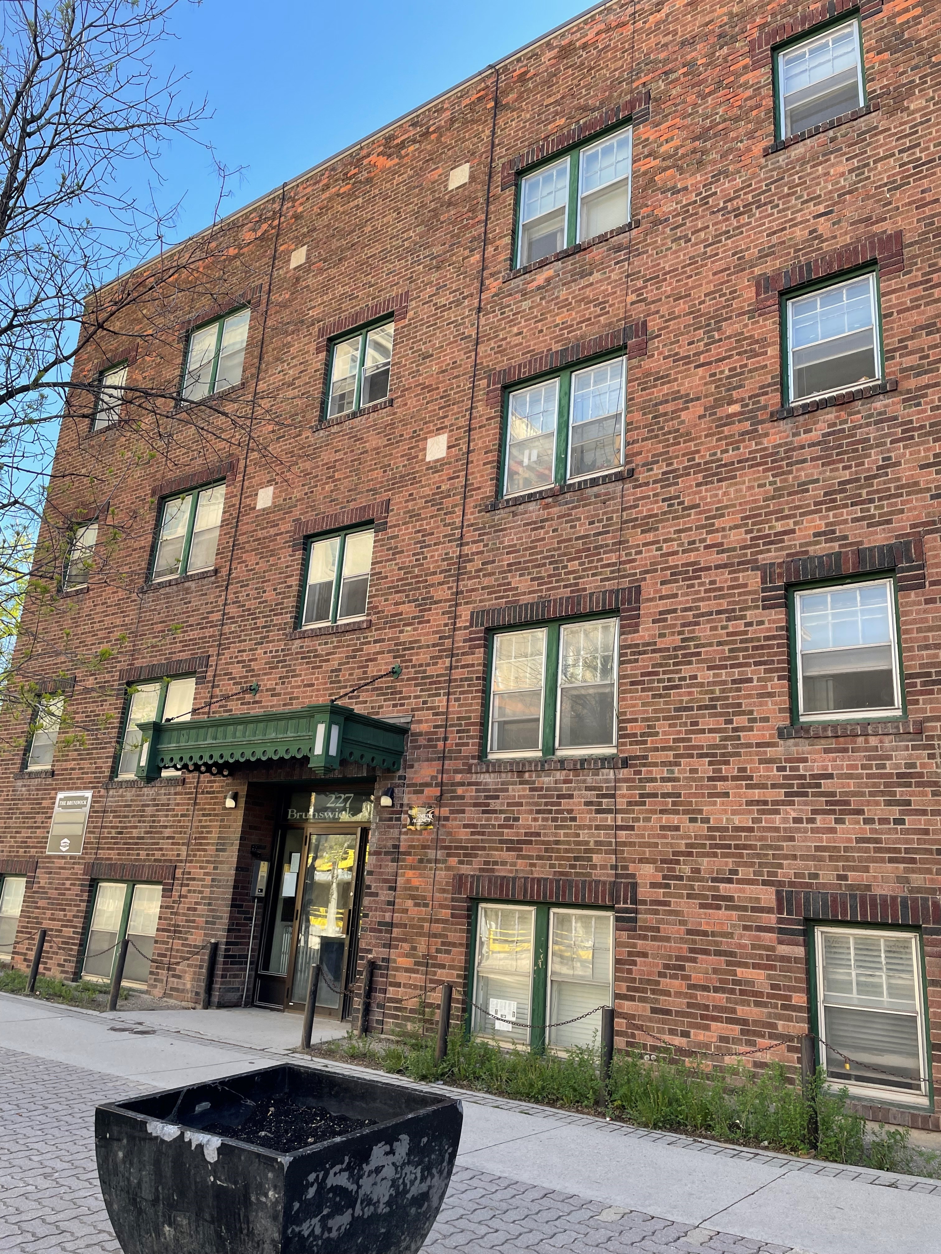 Brunswick Apartments - Bachelor