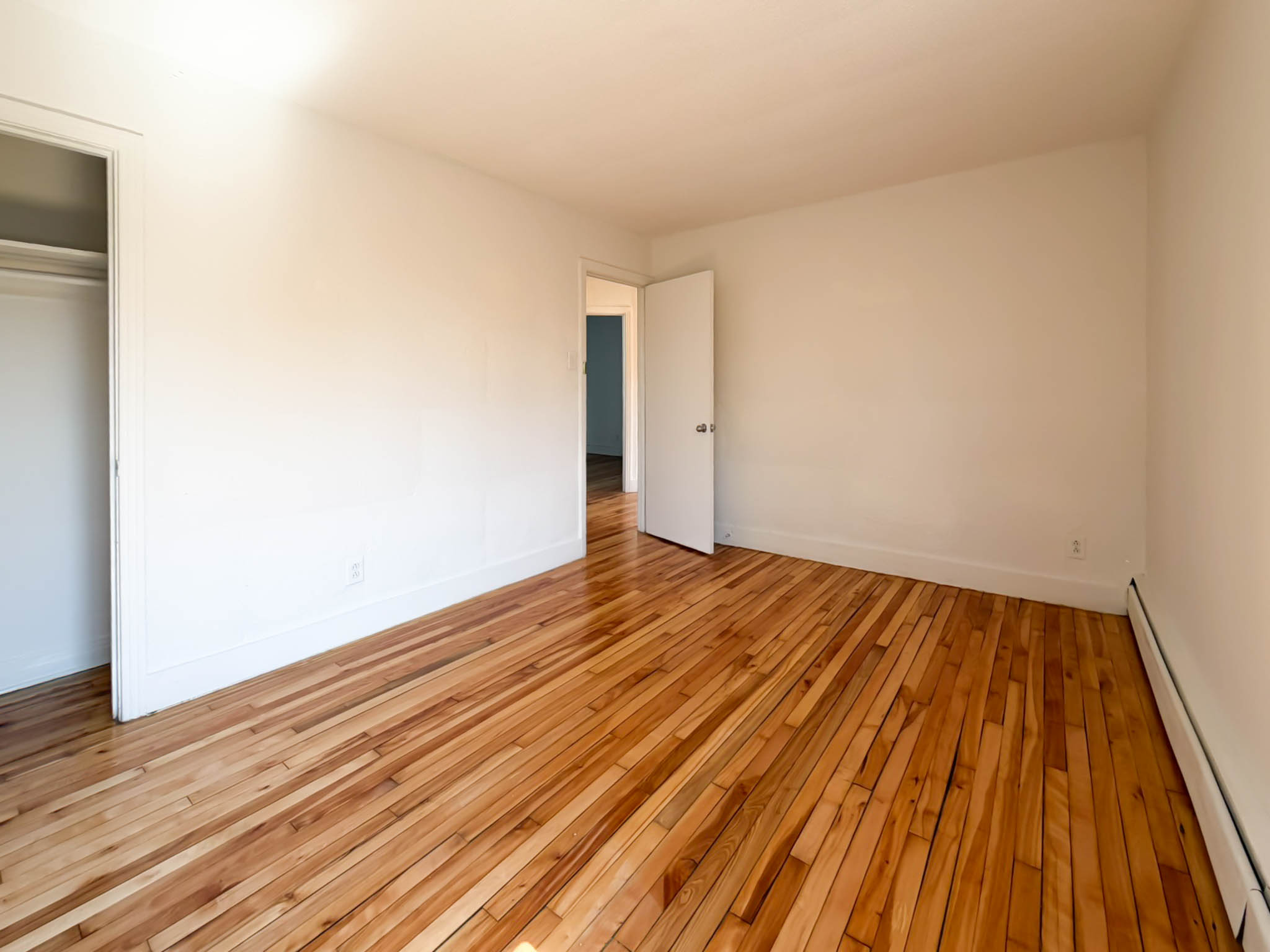 Rue Crevier Apartments - Saint Laurent 3 Bedroom 3