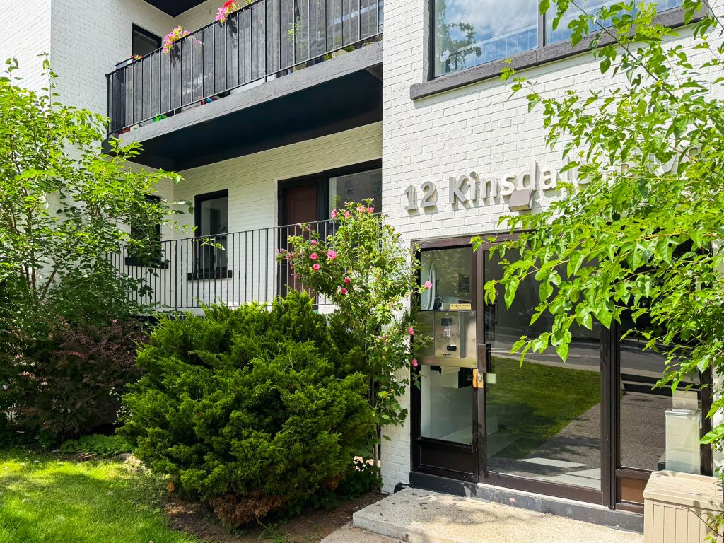 Humber Valley Apartments - Etobicoke 2 Bedrooms 2