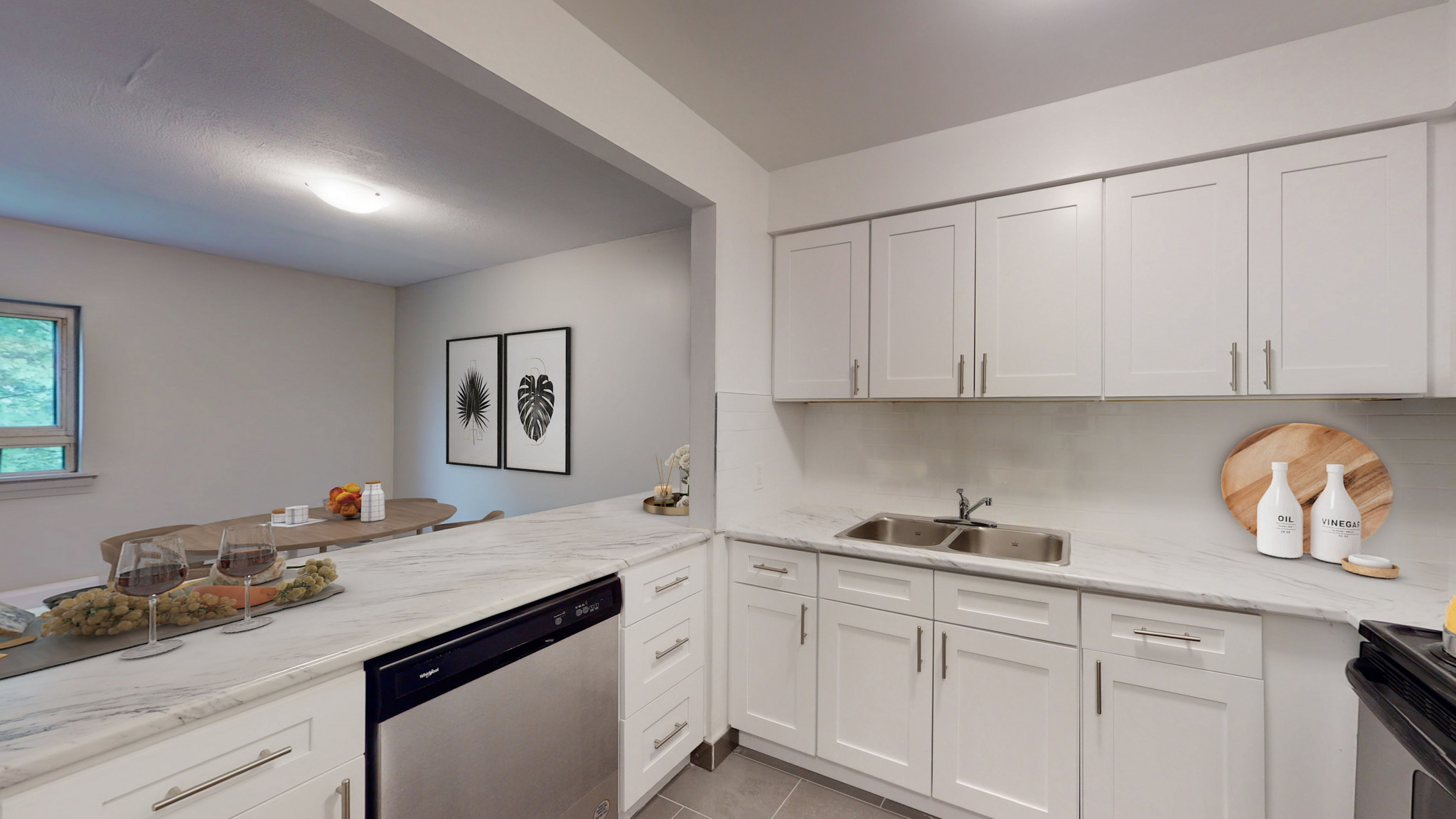 323 Niagara Blvd - 2 bedrooms 5