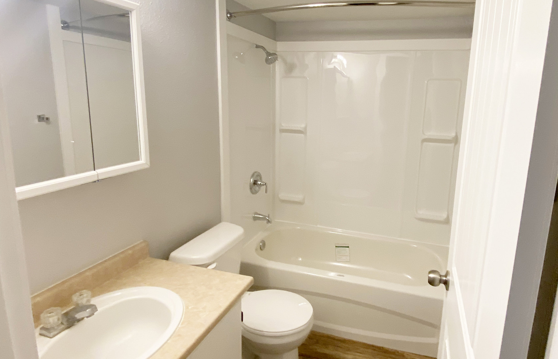 Spruce Manor - 2 Bedroom 1 Bath 5