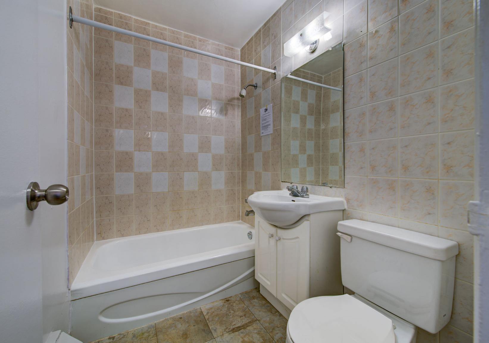 230 Lake Promenade - 1 Bedroom 5