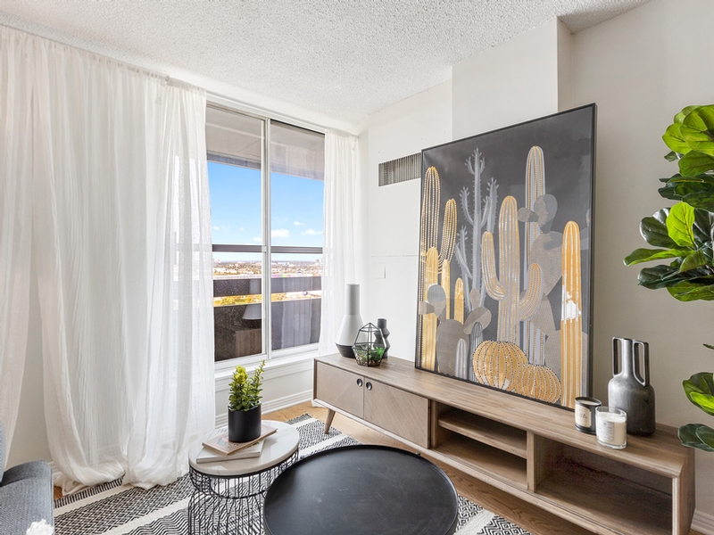 St. Laurent Boulevard - 1 Bedroom 2