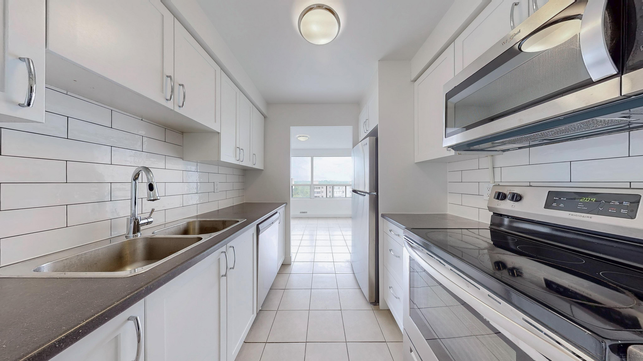 560 Proudfoot Lane - Empress Gate Apartments - 1 Bedroom 3