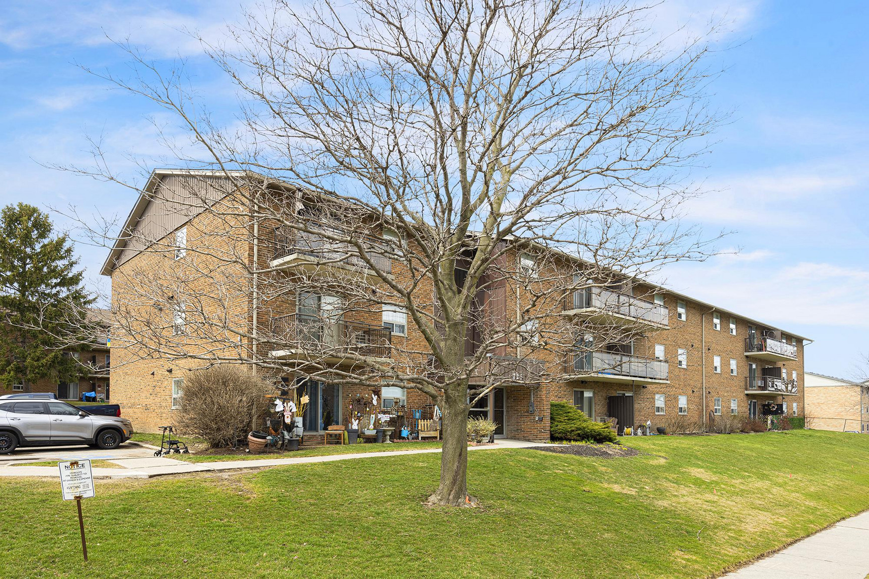725-745 Wonderland Road South - 2 Bedroom 3