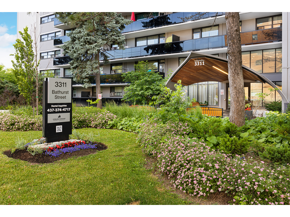 3311 Bathurst Street - Studio 2
