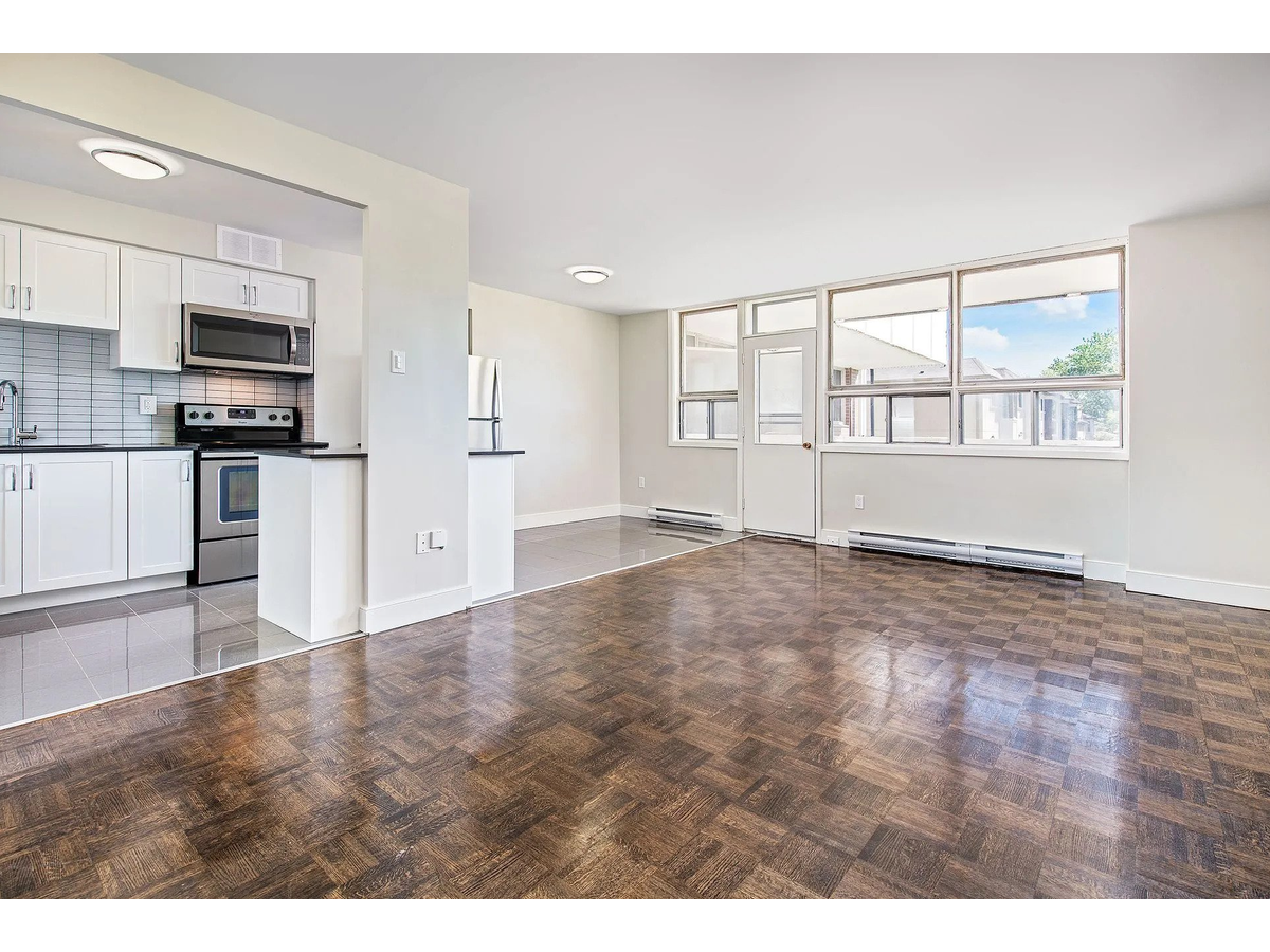 3311 Bathurst Street - Studio 5