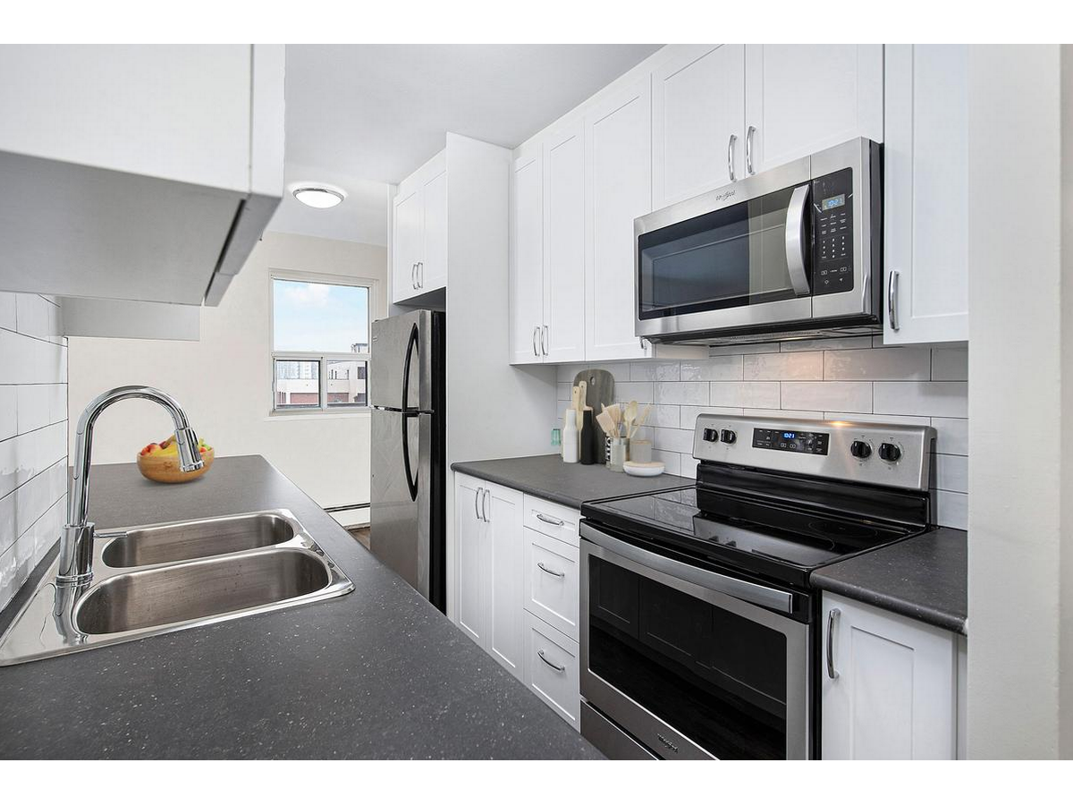 3388 Bathurst Street / 2 Khedive Avenue - 1 Bedroom 3
