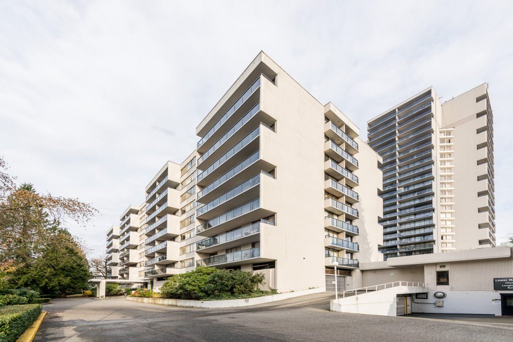 Willow Lake Lodge - Burnaby 2 Bedrooms 3