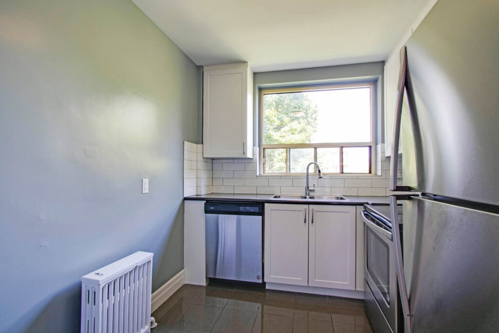 Crown Hill Place Apartments - Etobicoke1 Bedroom