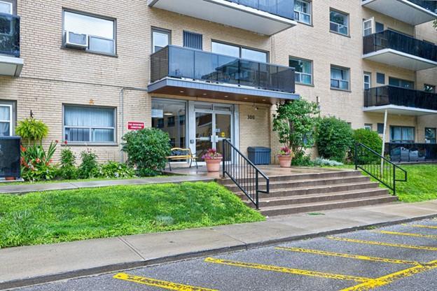 50 Adelaide Avenue East & 290 & 300 Mary Street North - 2 Bedroom 4
