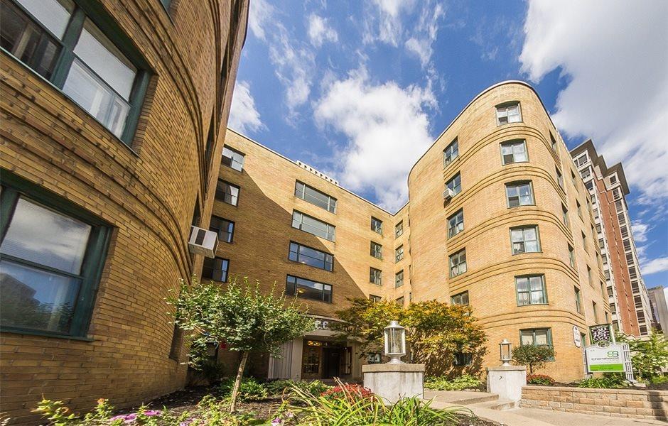 64 St. Clair Avenue West - The Fleetwood - 2 bedrooms 2