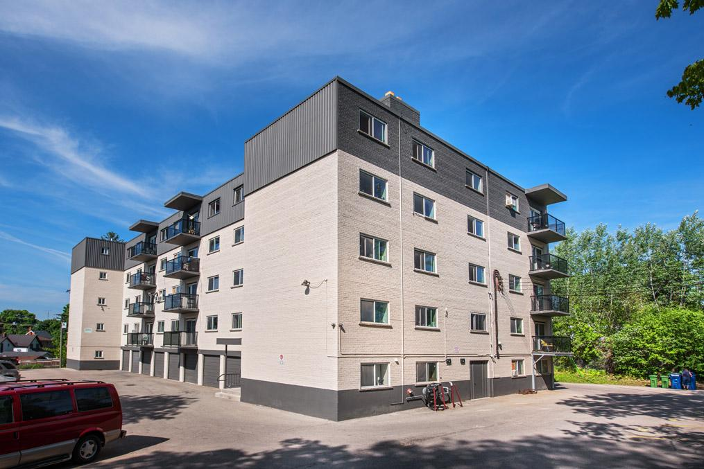 470 Wellington St. N. - 2 Bedroom 3