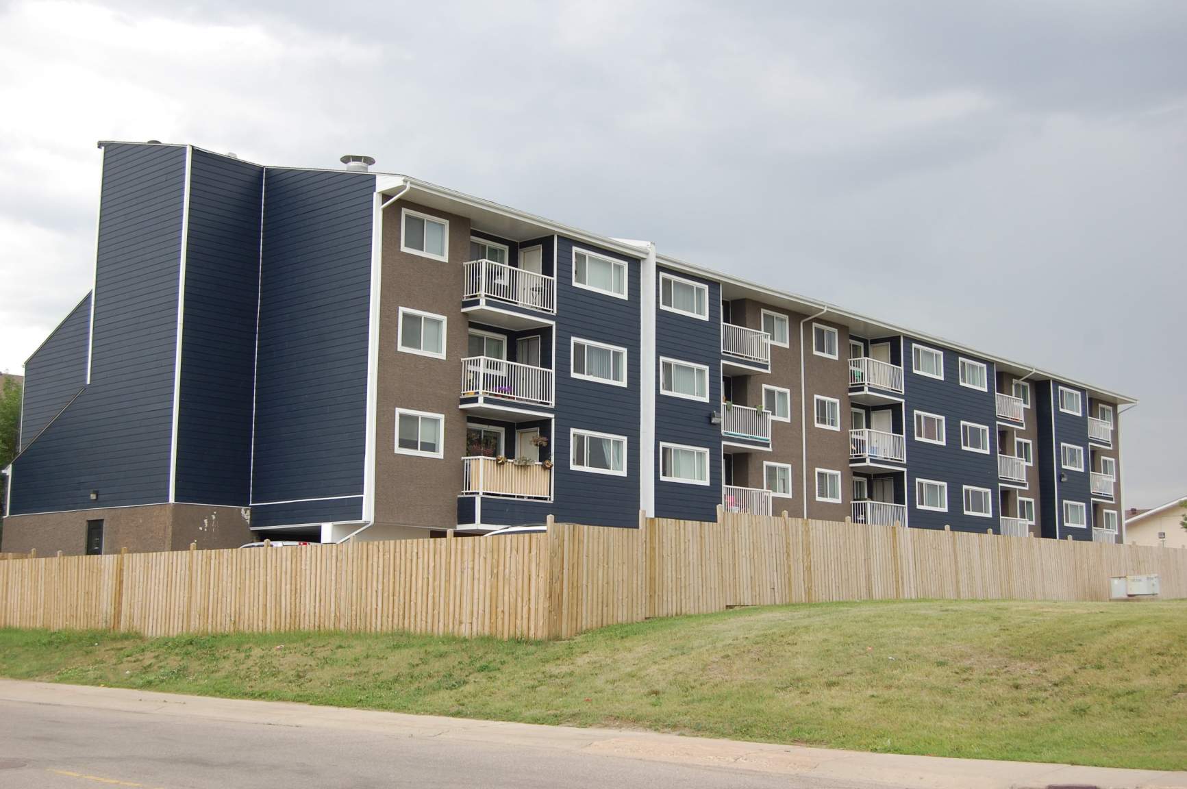 Manhattan Place - 2 Bedroom 1.5 Bath 2