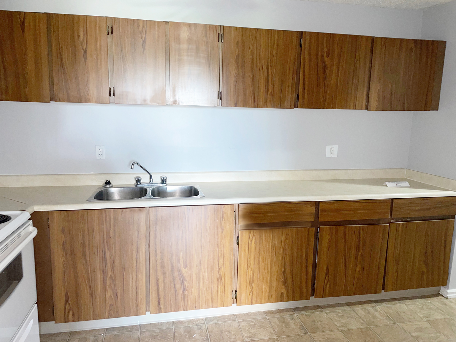 Manhattan Place - 2 Bedroom 1.5 Bath 5