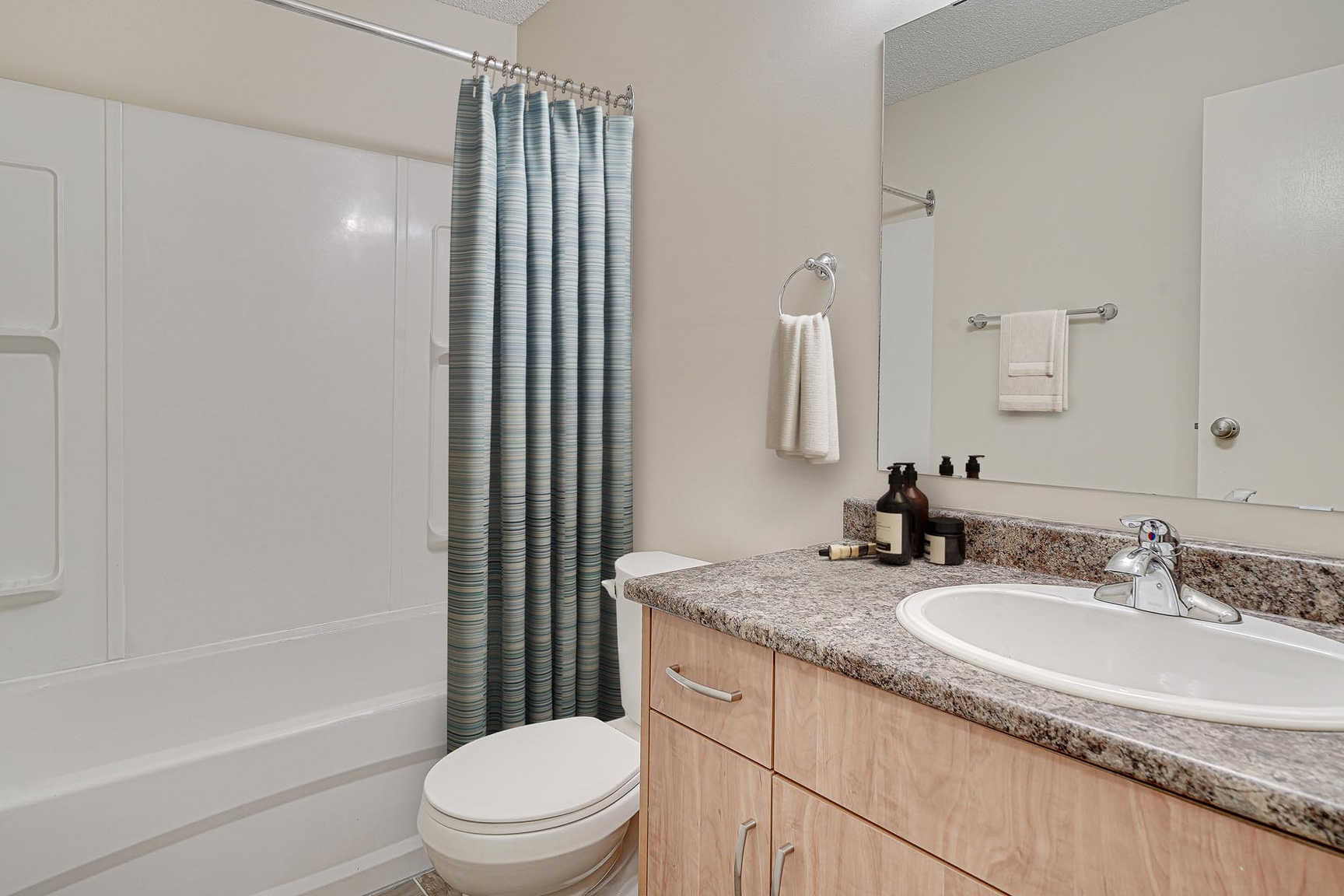St. Charles Place - 1 Bedroom 4
