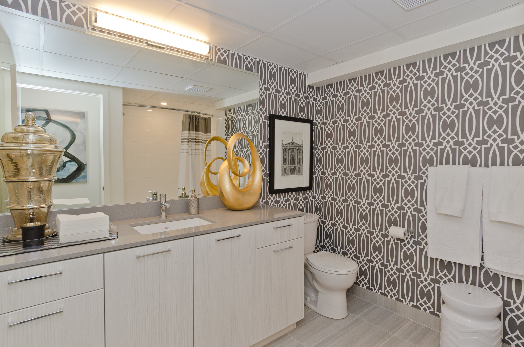 Centre Pointe West - 2 Bedroom Premium 4