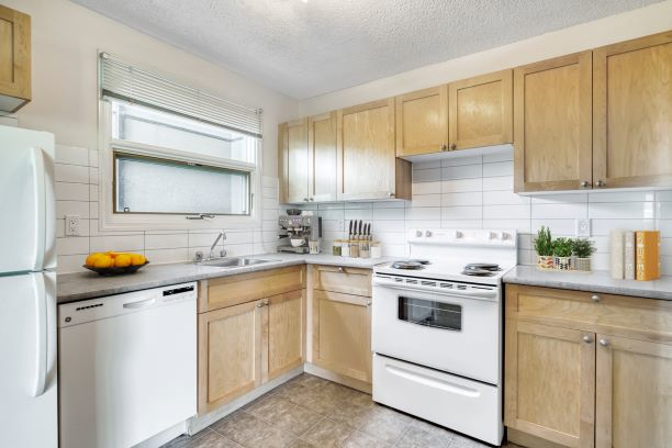Centre Pointe West - 2 Bedroom Premium 3