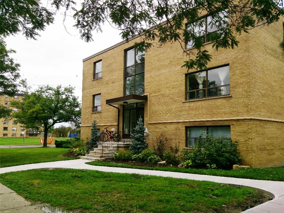 The Jansusie, Ruby & Sabs Gardens - Etobicoke 1 Bedroom 3