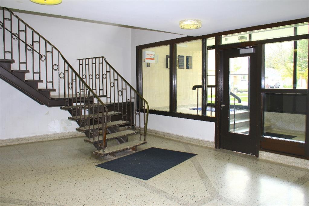 The Jansusie, Ruby & Sabs Gardens - Etobicoke 1 Bedroom 5