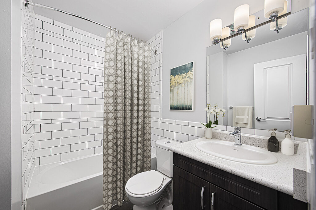 Westwood Abbey Apartments - Mississauga 2 Bedroom 3