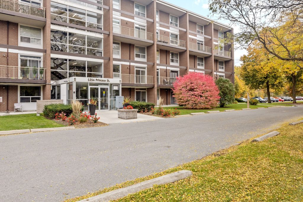 Waverly Apartments - 2 Bedrooms