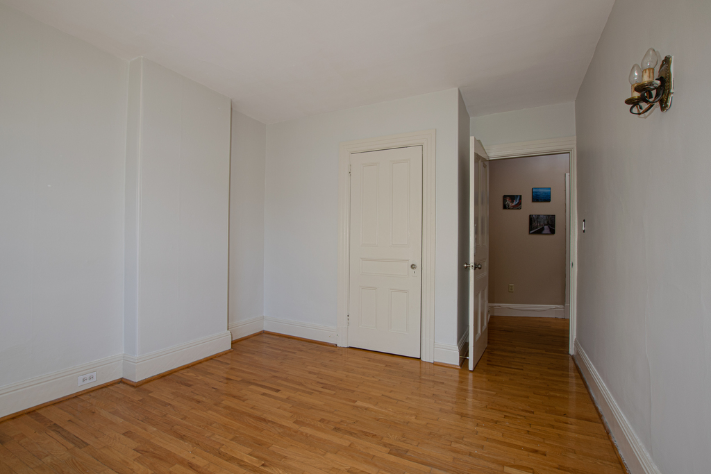 Student Housing - Room 5