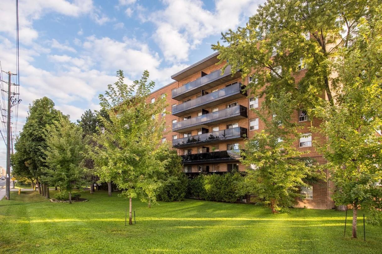 7411 & 7433 Yonge St. and 20 & 30 Clark Ave. - 1 Bedroom 2