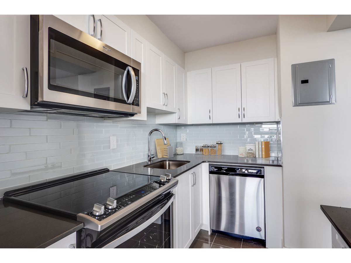 35 Walmer Road - 1 Bedroom 3