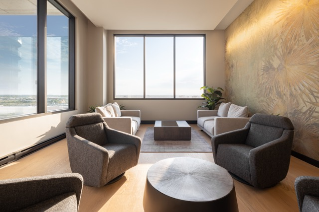 Central Parc Laval - 2 Bedroom (Jasmin) 4