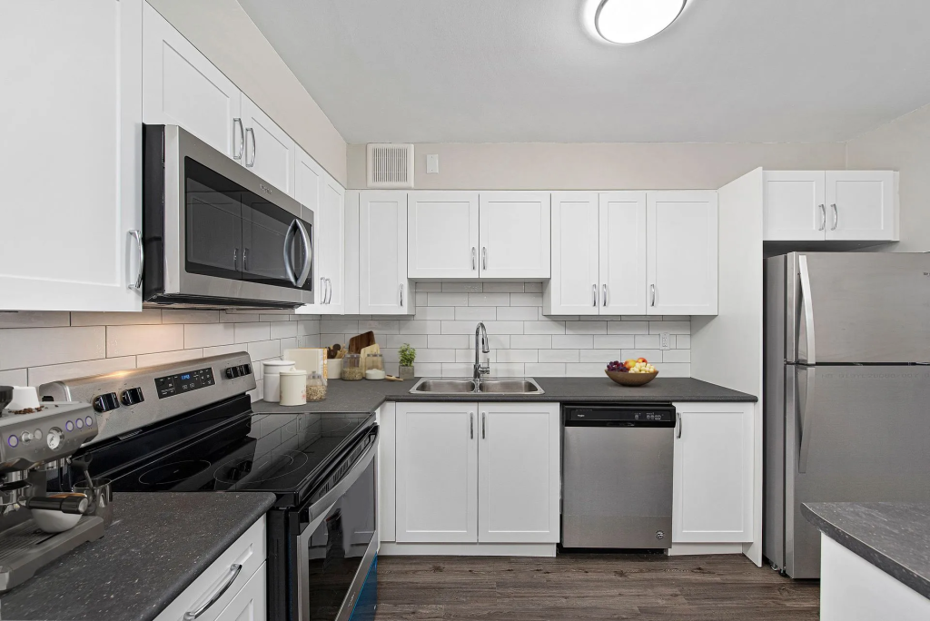 Champlain Towers - 2 Bedrooms 5