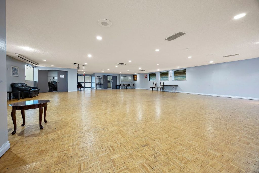 Brampton Towers - Brampton 1 Bedroom 2