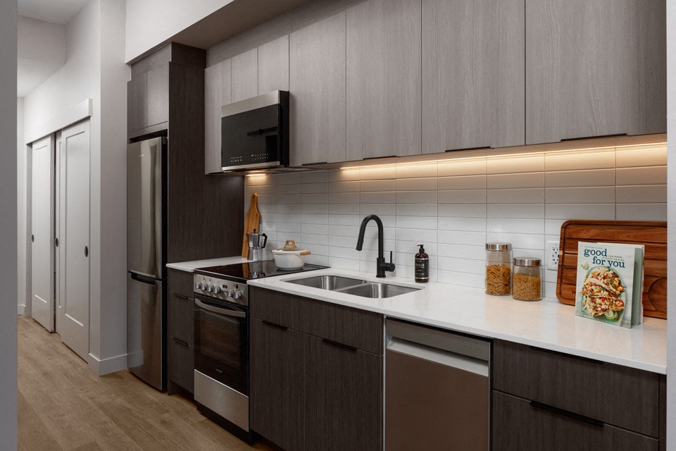 THE AMBROSI - 2 Bedrooms 2