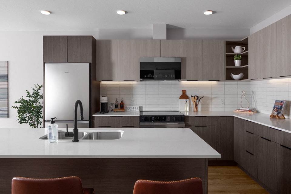 THE AMBROSI - 2 Bedrooms 4