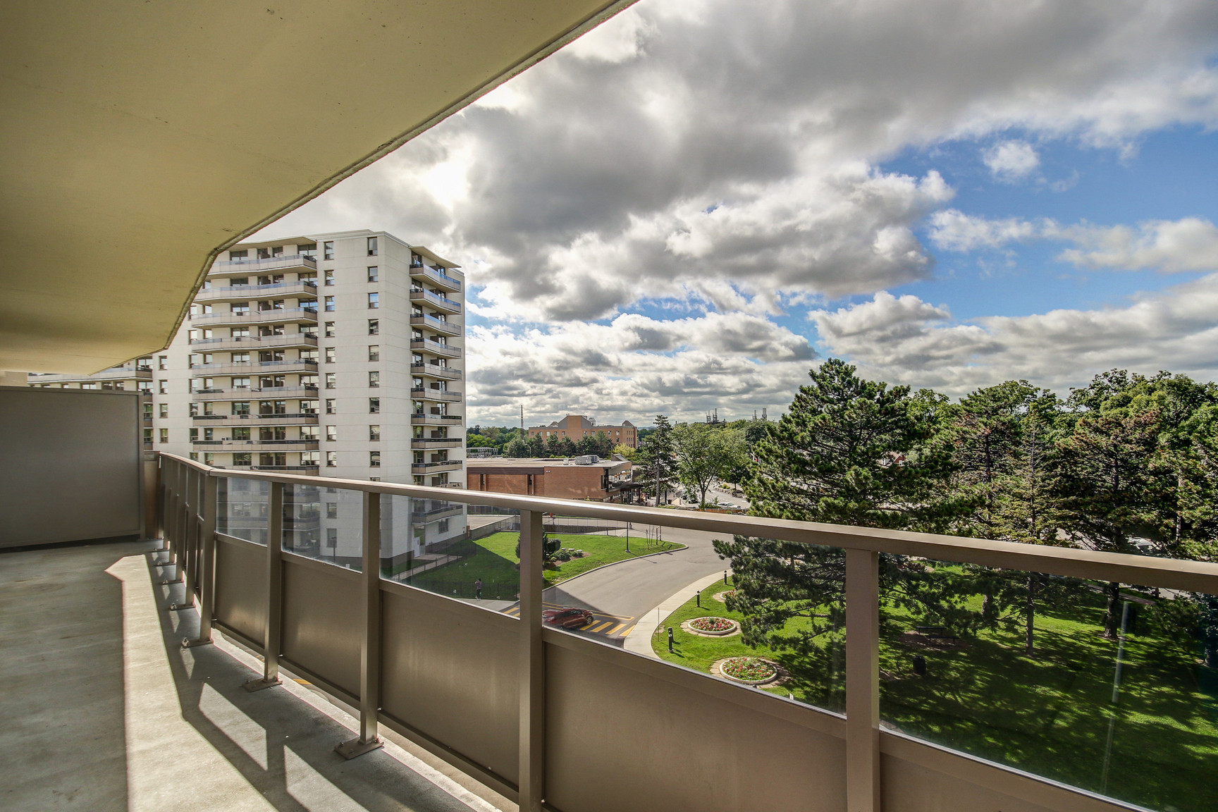 Camelot Towers - 981 - 2 Bedroom 2