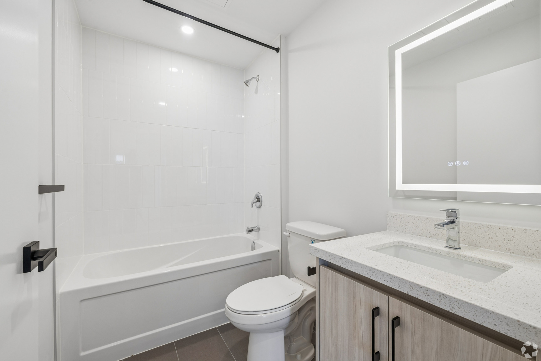 425 Fourth Street - 1 Bedroom 2