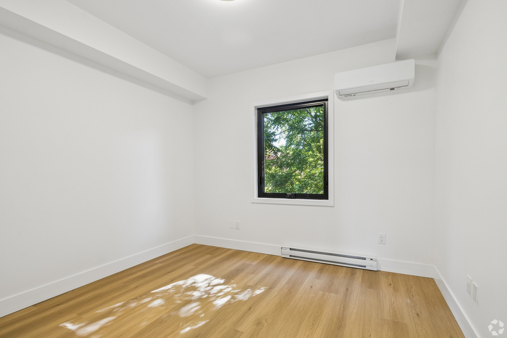 425 Fourth Street - 1 Bedroom 4