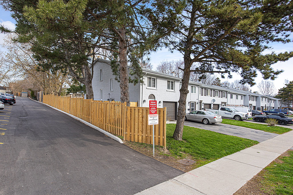 Forest Glen Townhomes - 4 Bedrooms Townhouse 4