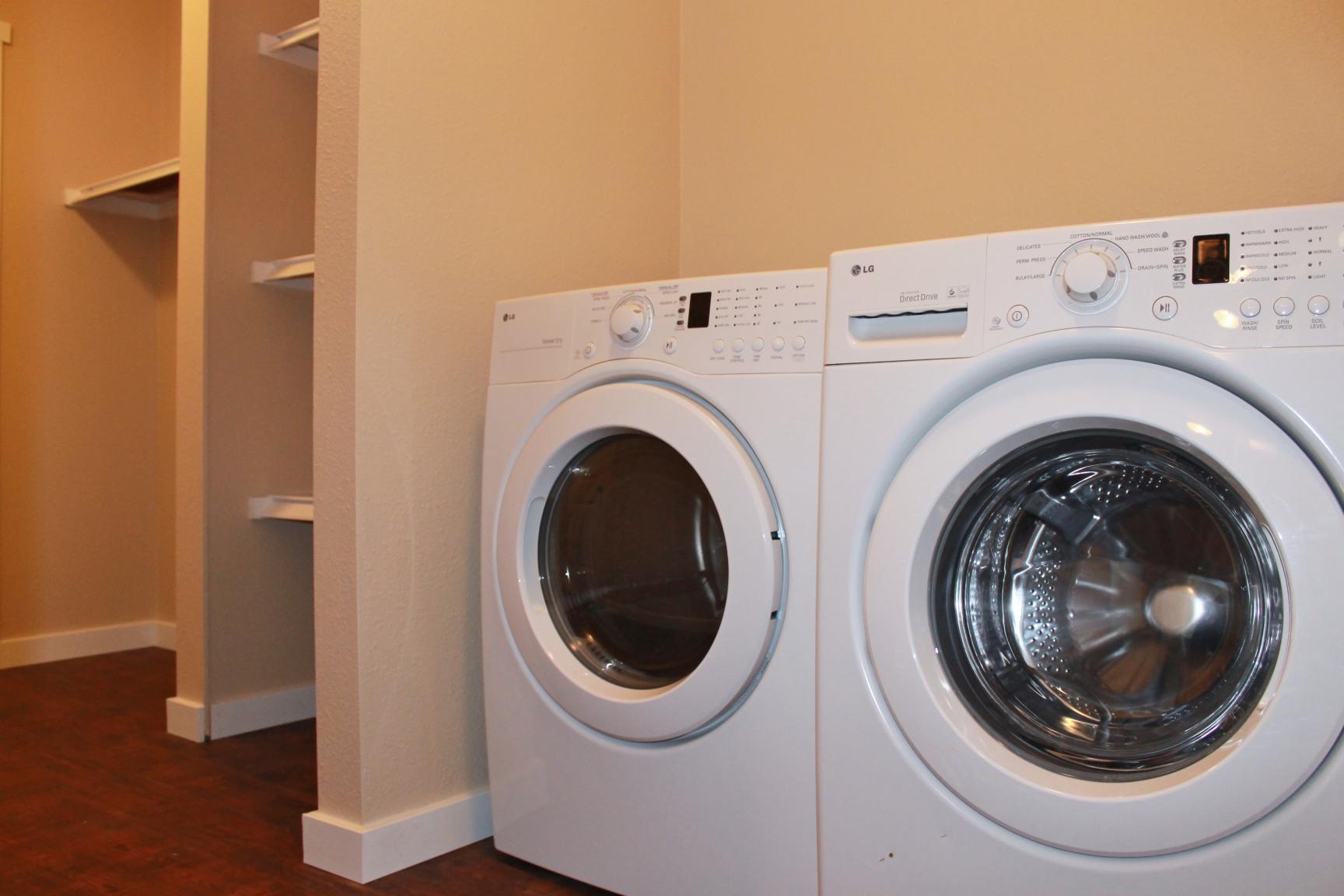 Loran Townhomes - 2 Bedroom 1 Bath Townhouse 5