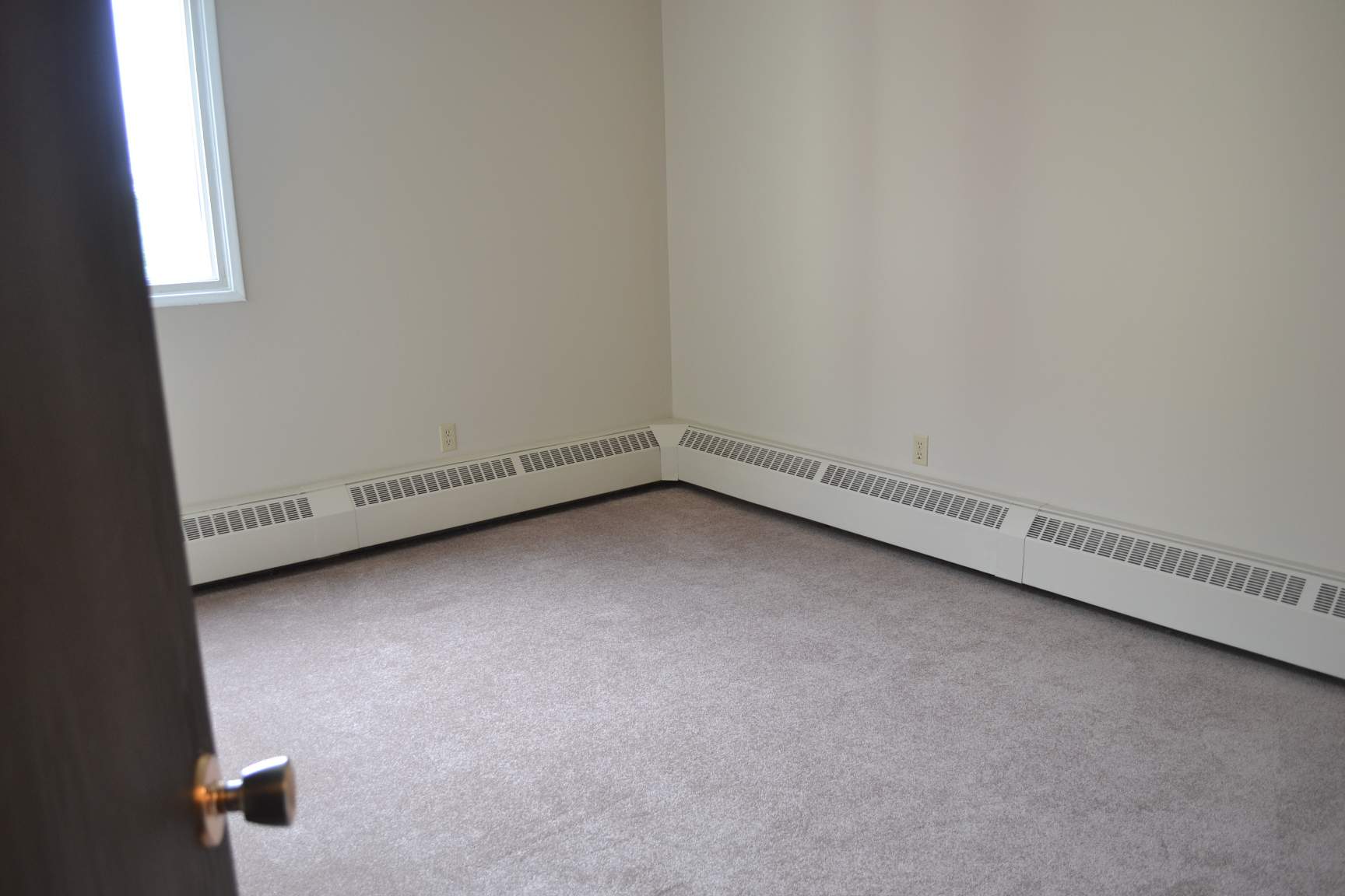 Lakeview Manor - 1 Bedroom 1 Bath 2