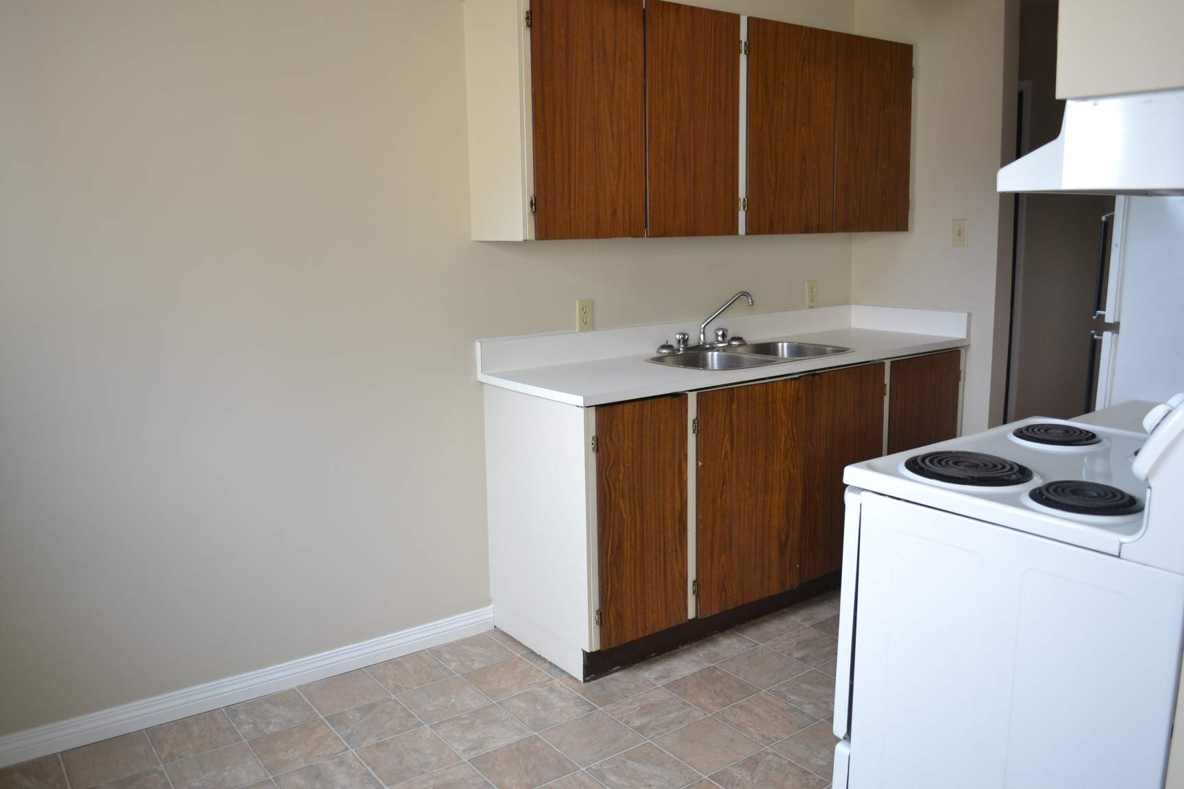 Lakeview Manor - 1 Bedroom 1 Bath 3