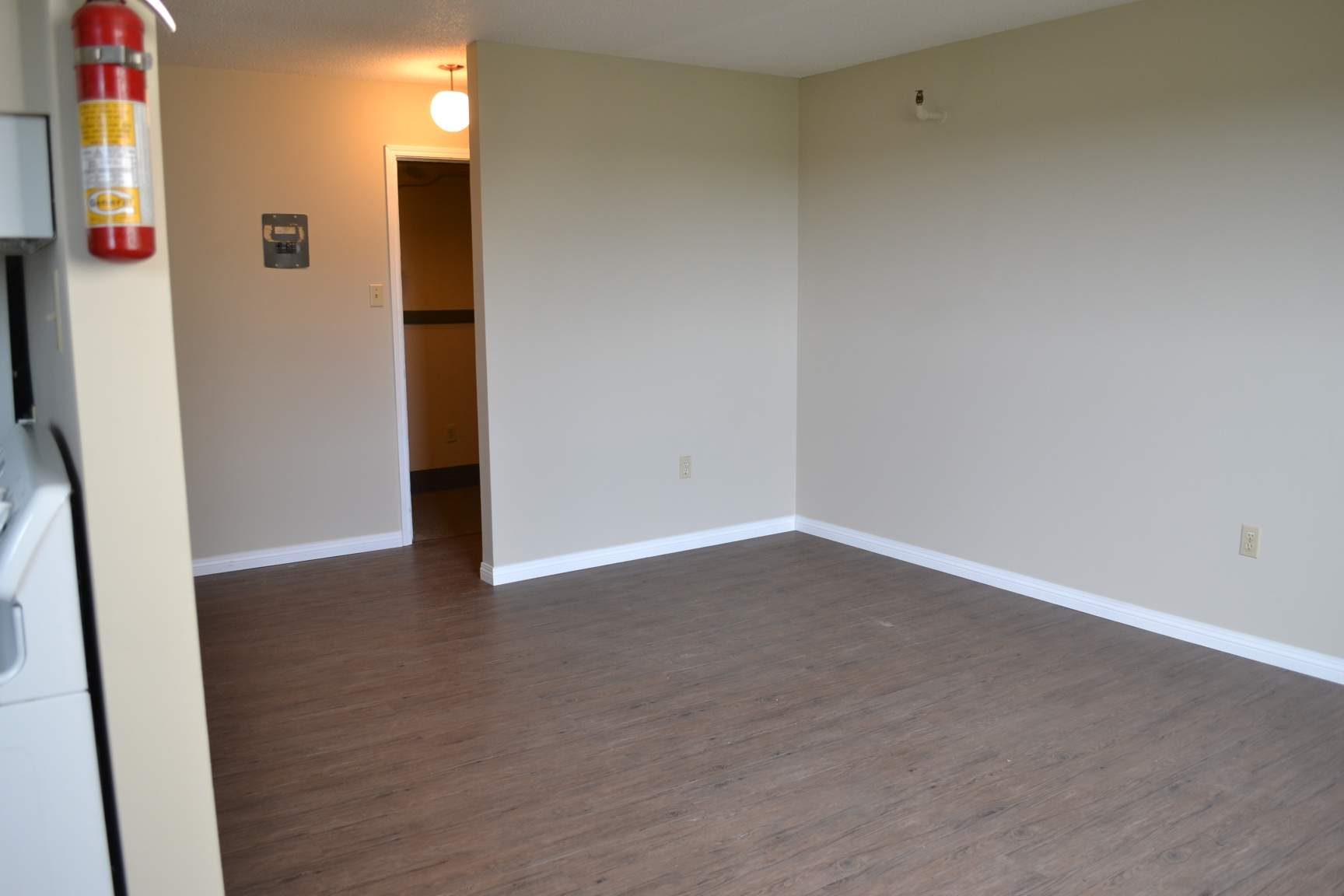 Lakeview Manor - 1 Bedroom 1 Bath 5