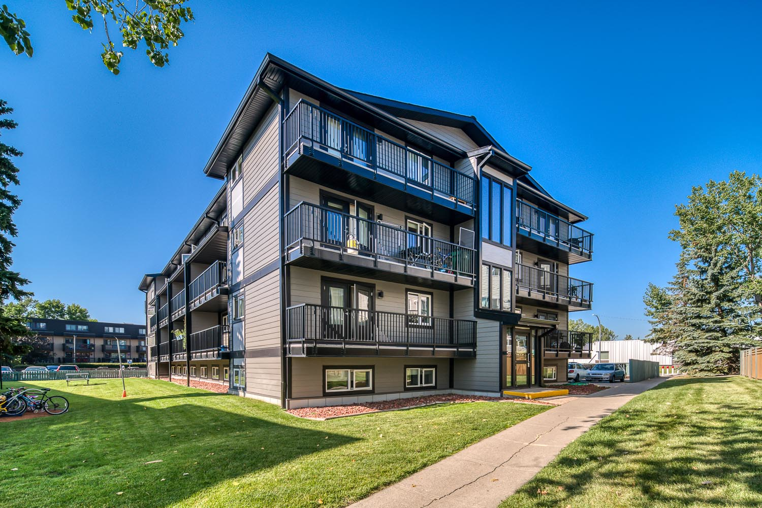 Varsity Place Apartments - 2 Bedroom Bi-level 2