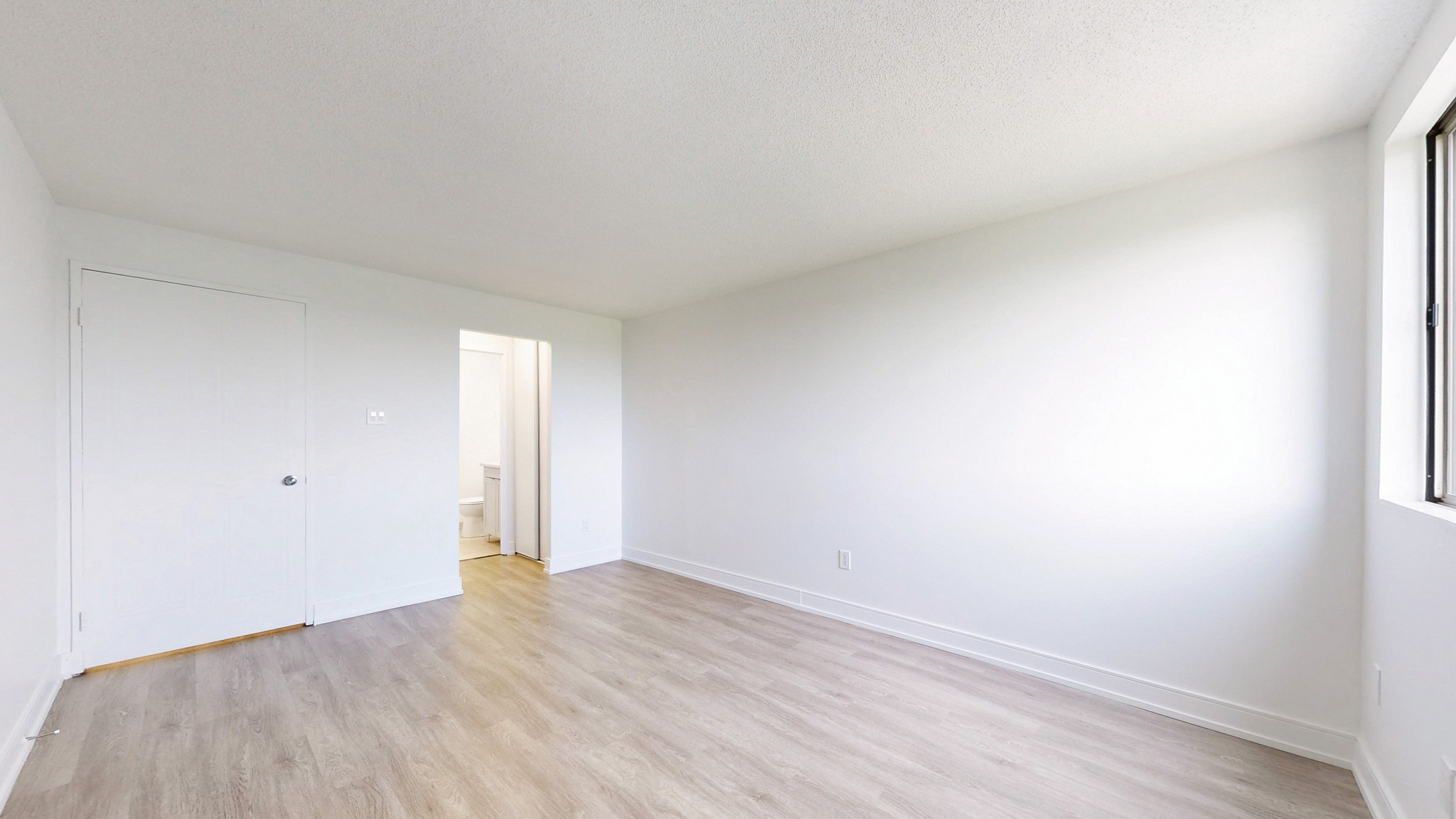 500 PROUDFOOT LANE - 2 Bedroom 4
