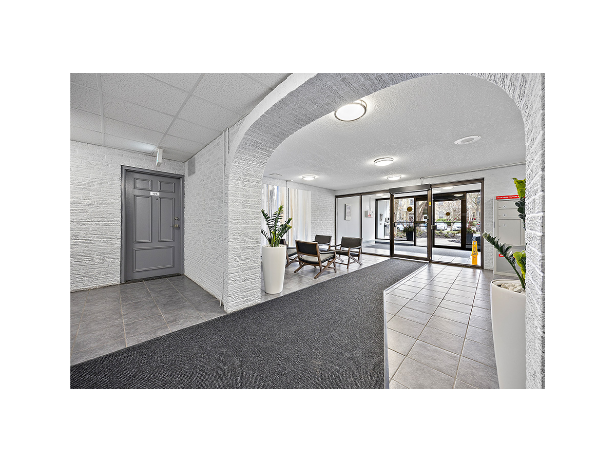 498 Queens Avenue - 2 Bedroom 5