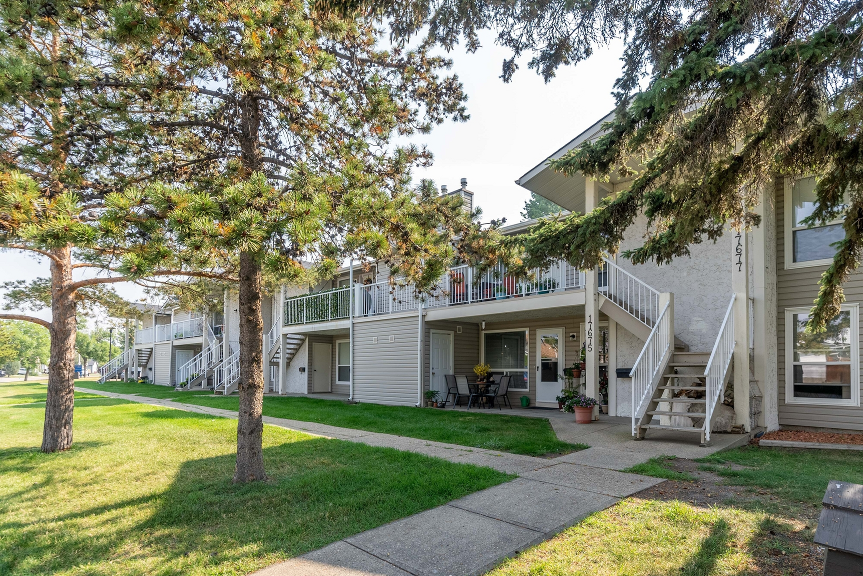 Summerlea Place - 1 Bedroom + Den 3