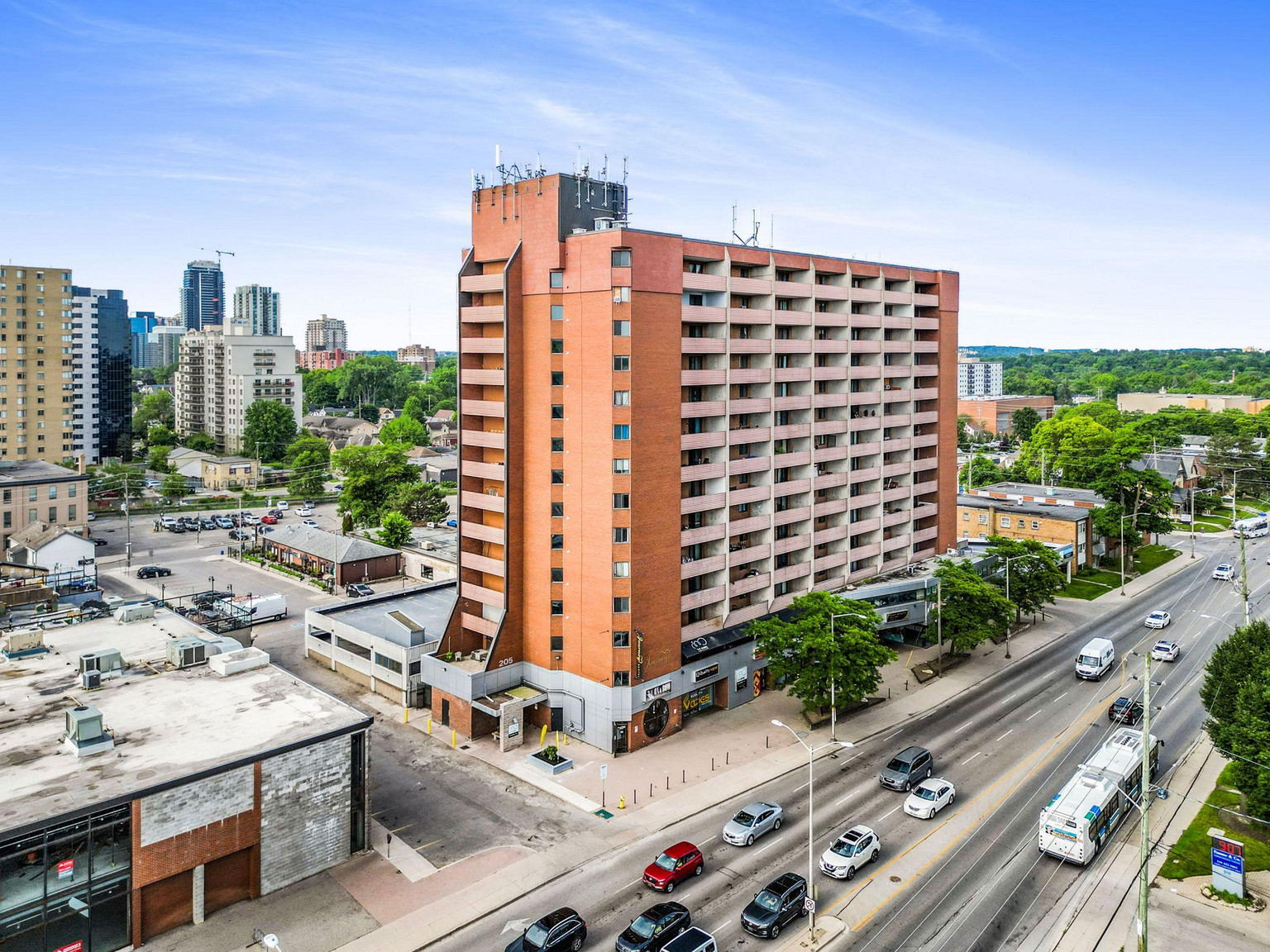 205 Oxford Street East - IMMEDIATE (12 Months) 2