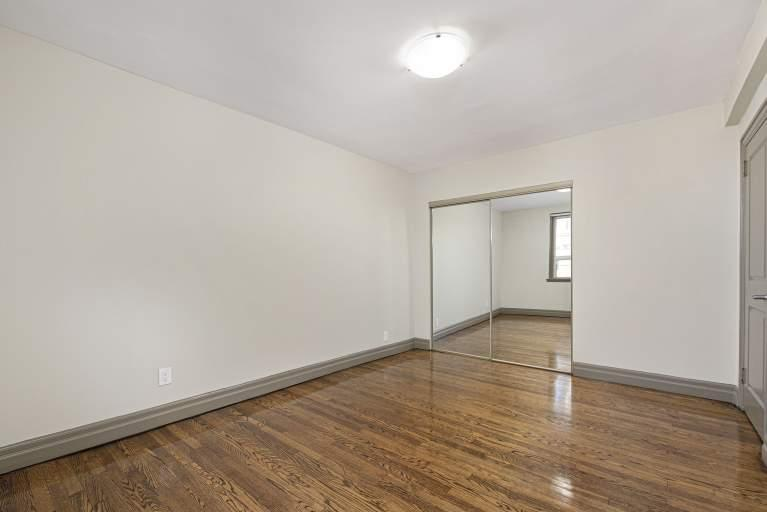3 Broadway Avenue - 2 Bedroom 4