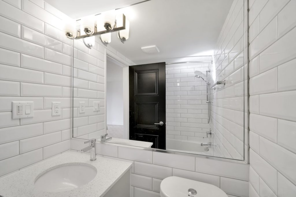 Villa Contessa - Vancouver 1 Bedroom 5