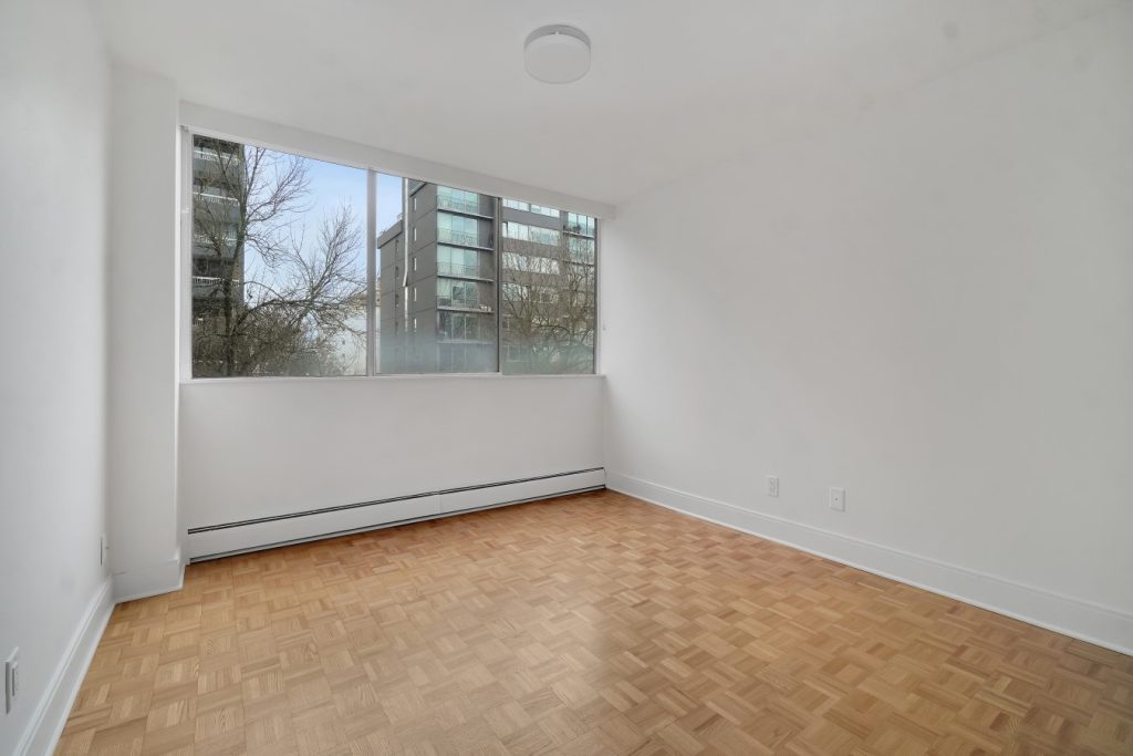 Villa Contessa - Vancouver 1 Bedroom 4